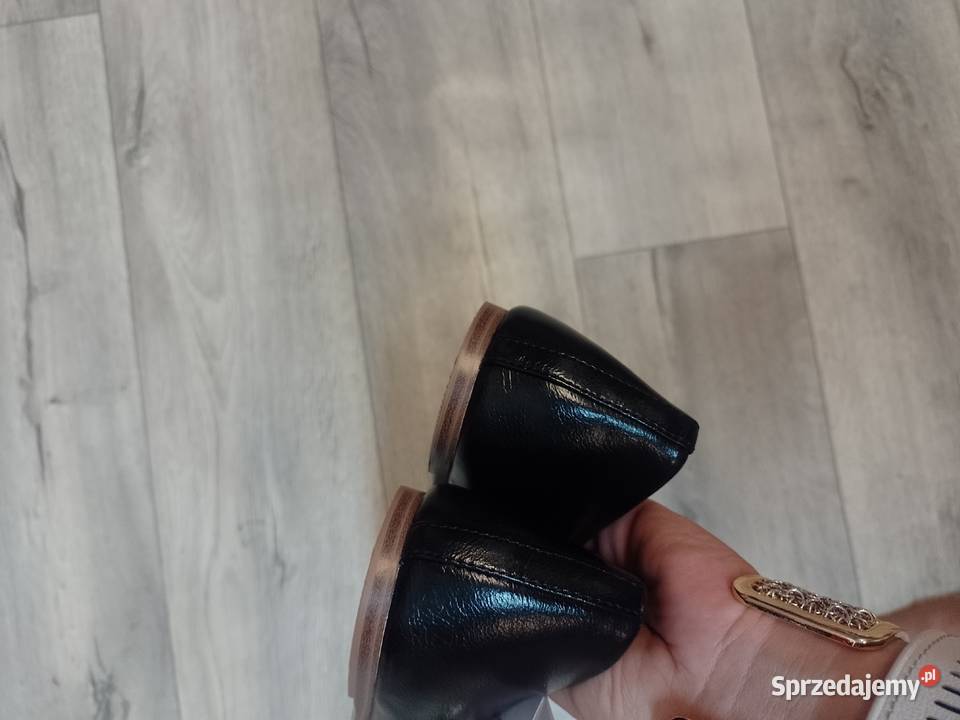 40 Stradivarius Czarne baleriny z zapięciem NOWE