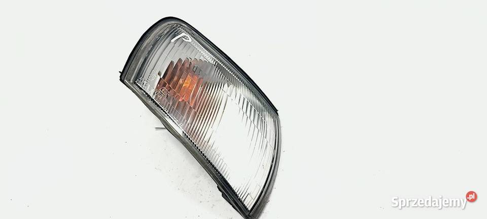 KIERUNKOWSKAZ PRAWY TOYOTA CARINA Lipno sprzedam