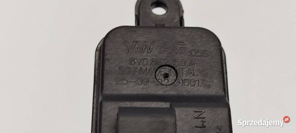 SKODA KAROQ SIŁOWNIK KLAPKI WLEWU 8V0862159A osobowe