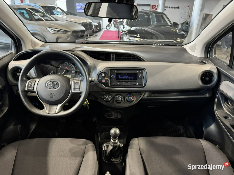Toyota Yaris Active 15 111 M6 20202021 r salon I Myślenice