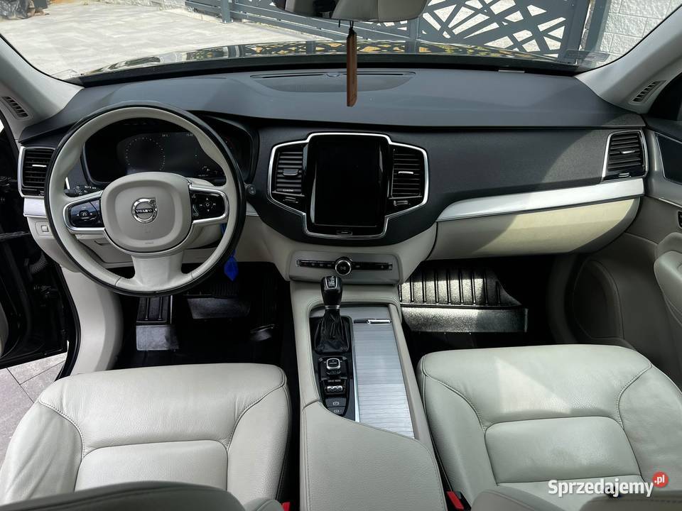 Volvo XC 90 Volvo XC 90 AWD Momentum 7os salon
