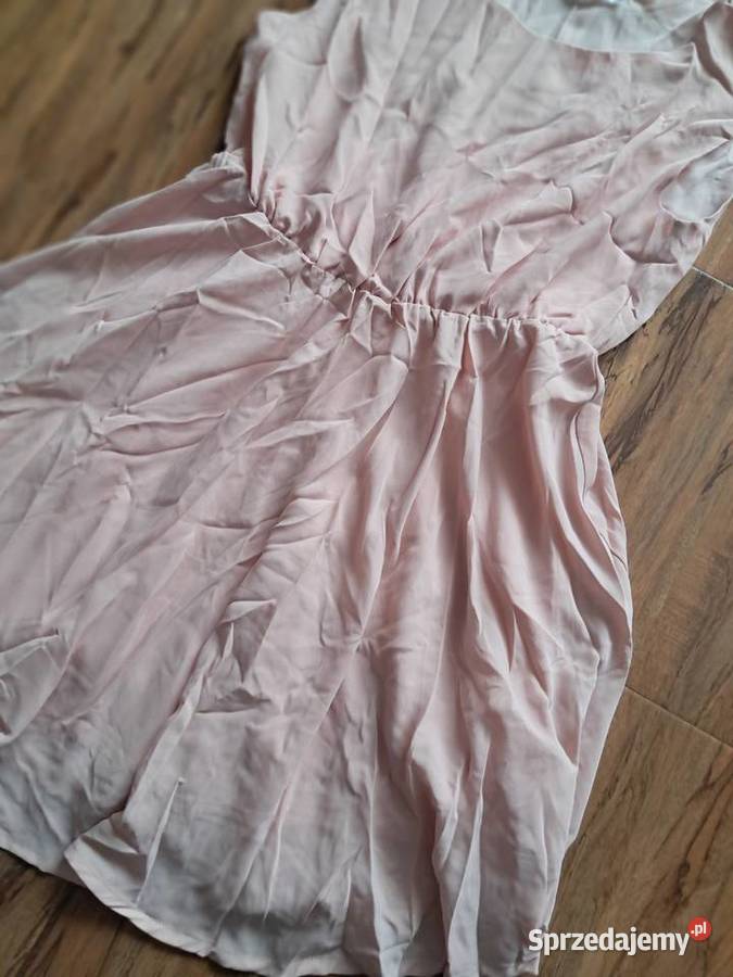 nowa cienka sukienka w kolorze pudrowy róż Rozkloszowana  Spódnice i sukienki Sandomierz