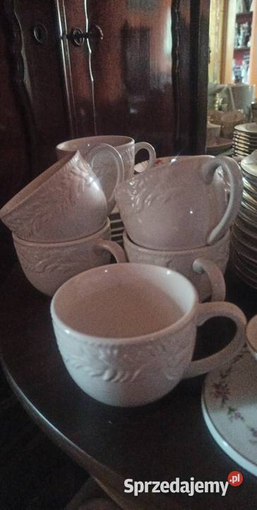 Filiżanka z grubej białej porcelany Z reliefami sprzedam