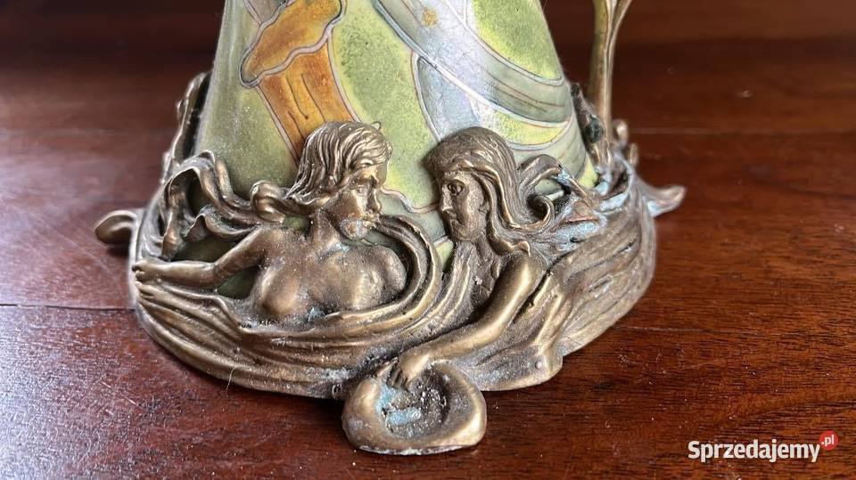 Porcelanowa karafka okutą złoconym brązem W Gdańsk