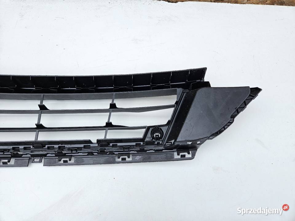 BMW 2 F45 F46 LIFT LCI KRATKA ŚRODKOWA ZDERZAKA