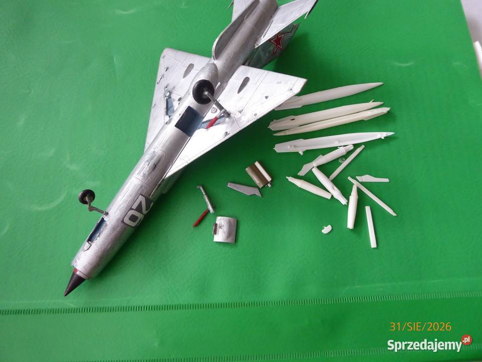 Sprzedam modele samolotów Su7 MiG21 Pozostałe świętokrzyskie Końskie