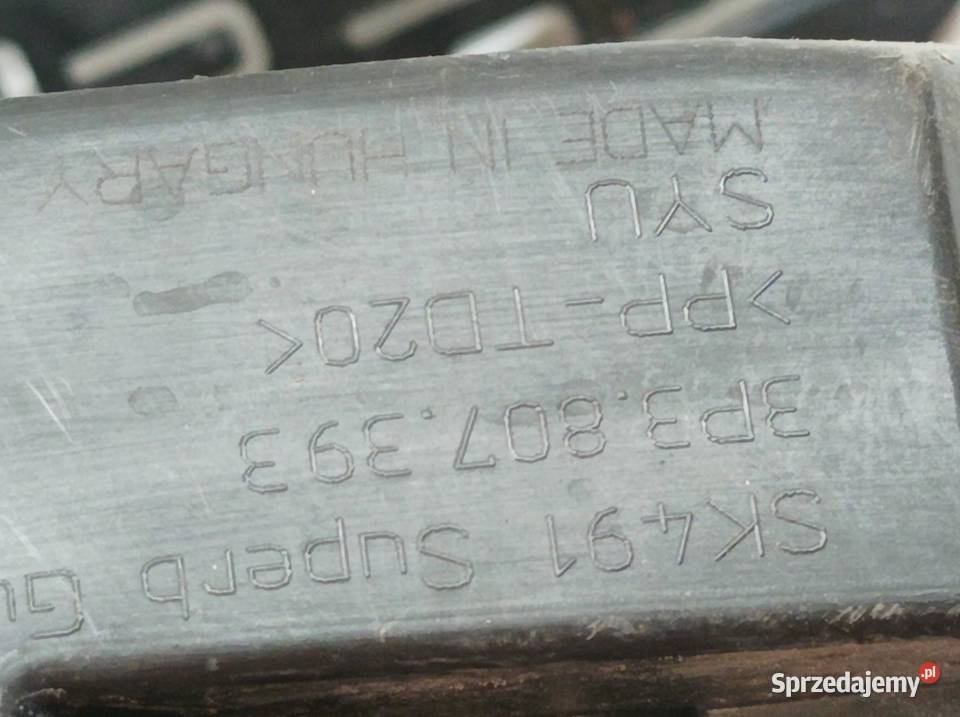 ŚLIZG ZDERZAKA TYŁ KOMPLET HB SEDAN 3P3807373