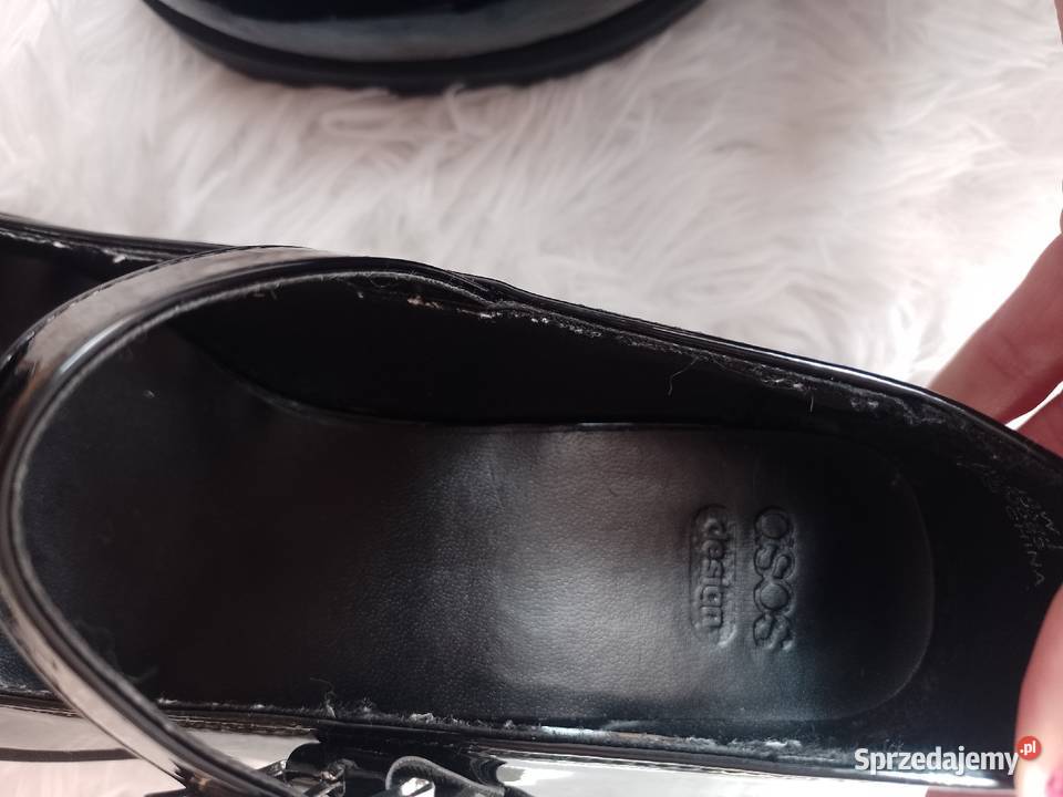 3940 ASOS Design Czółenka z zapięciem z Londynu Czółenka Kraków