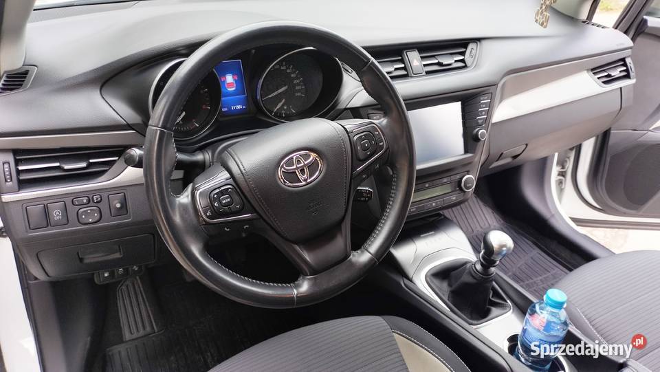 Toyota Avensis 20 D4D Premium Polski salon dużym manualna Warszawa