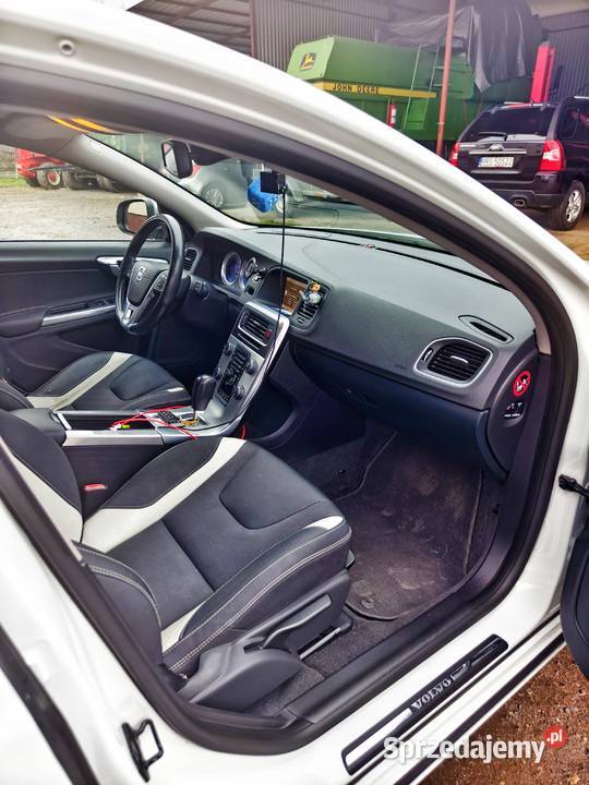 Volvo V60 24 D5 Awd Automat Rdesign Lubzina