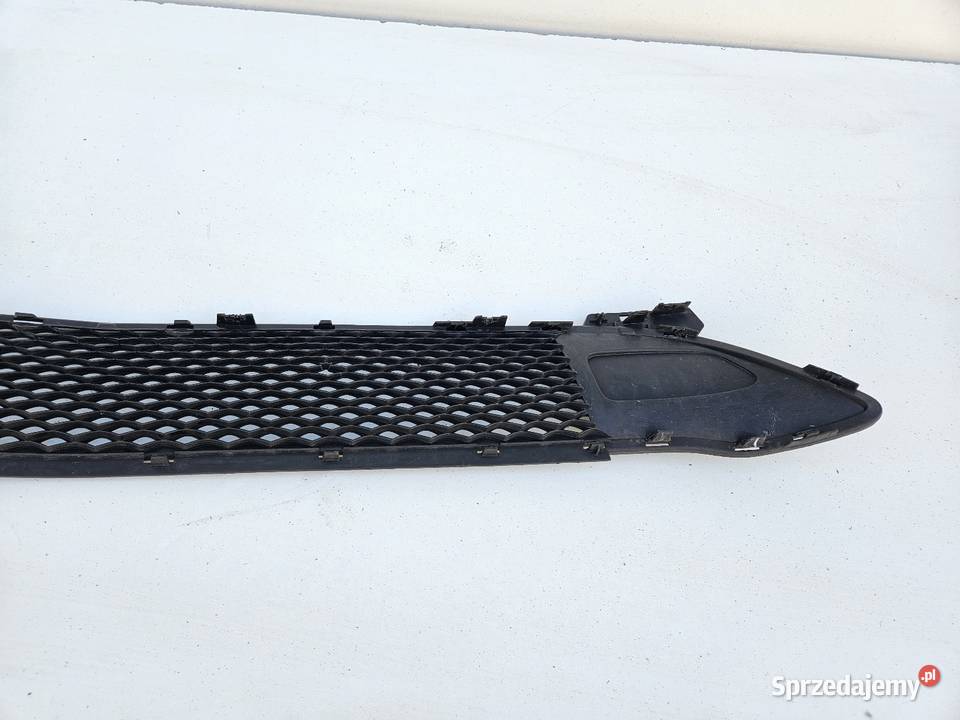 MERCEDES CLA W118 KRATKA ŚRODKOWA ZDERZAKA PRZÓD osobowe wielkopolskie Międzychód