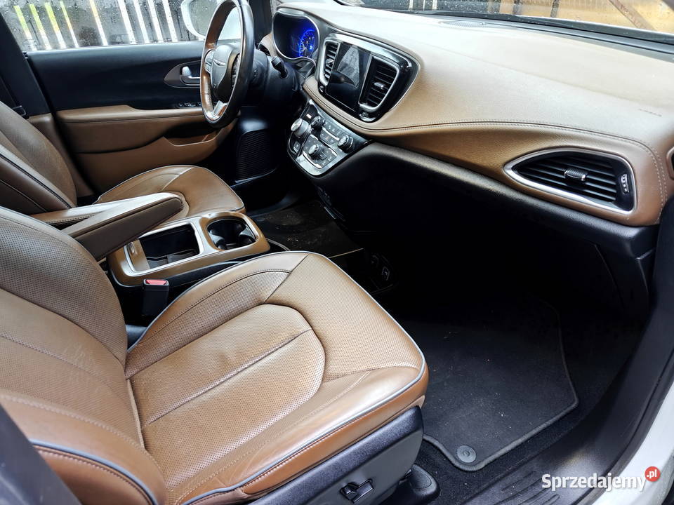 Chrysler Pacifica LIMITED faktura VAT możliwość Rok produkcji 2019 Strzelce Opolskie