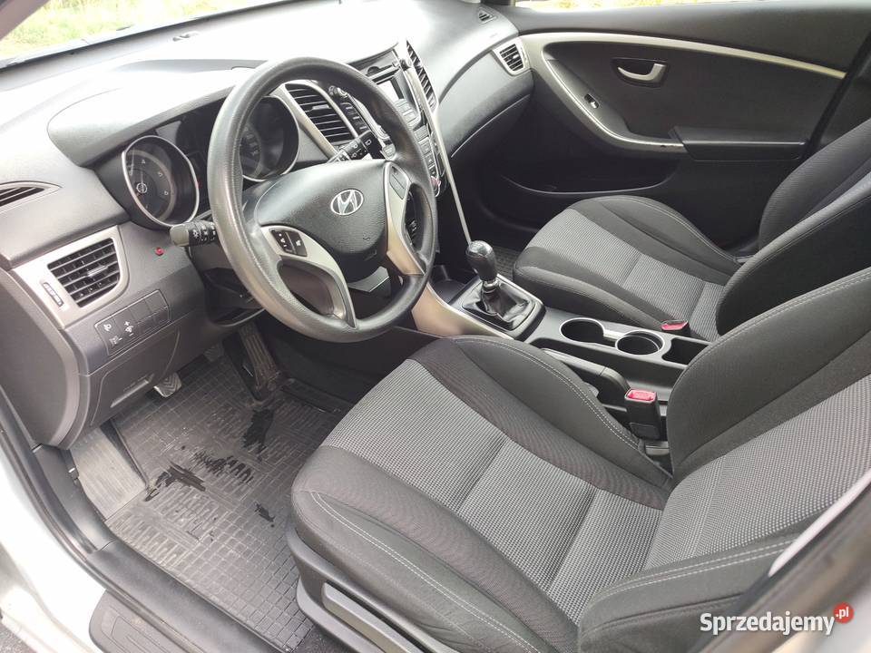 Hyundai i30 GD kombi 14CRDi 90 2013r salon