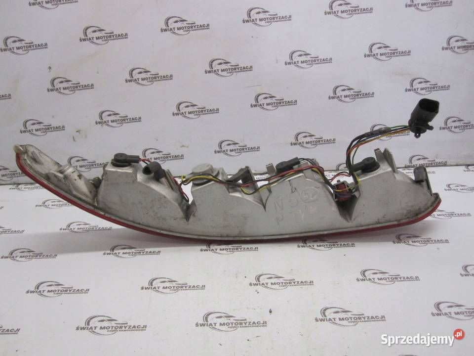 AUDI Q5 8R lampa prawa tył w zderzak sprzedam