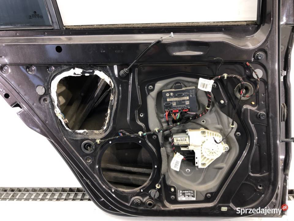 DRZWI TYŁ LEWE SKODA SUPERB II SedanLimuzyna