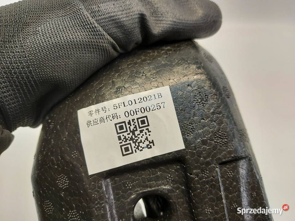 Cupra Tavascan 11H 2025 wkład ucho hak styropian osobowe