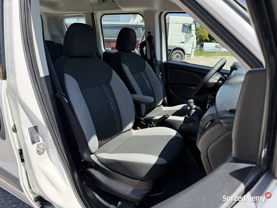 Fiat Doblo 14 16V BENZYNA Klimatyzacja Nowe welurowa tapicerka Konin