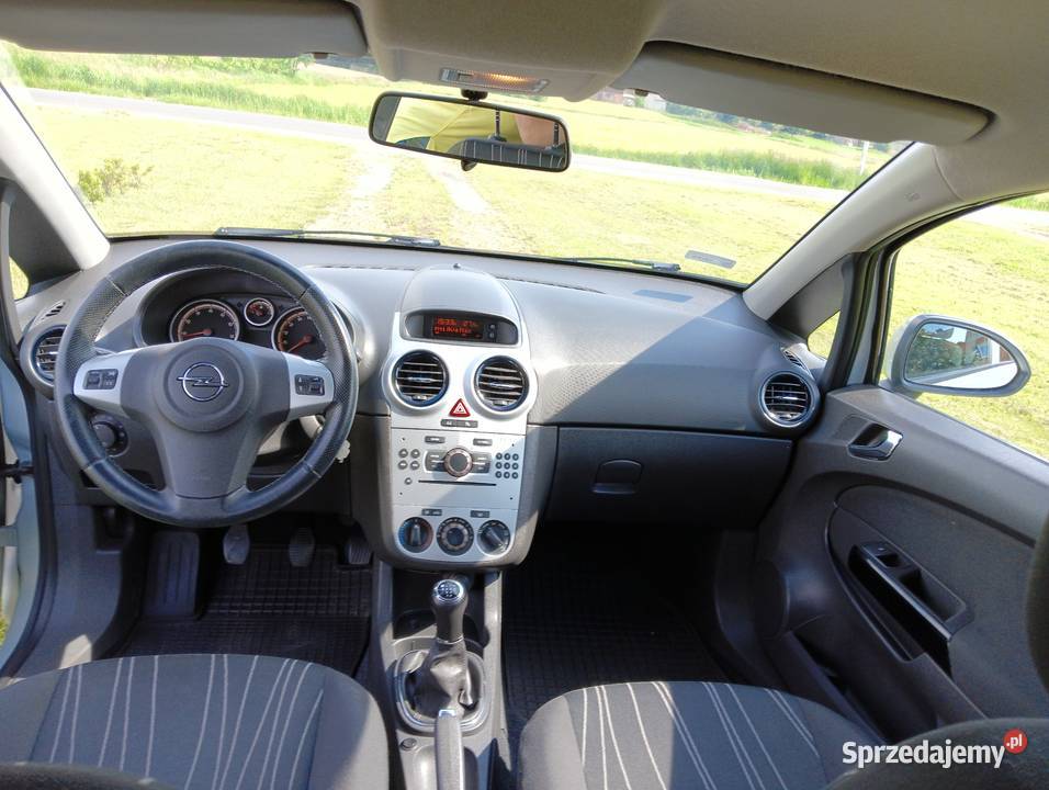 Opel Corsa D 14 2009r