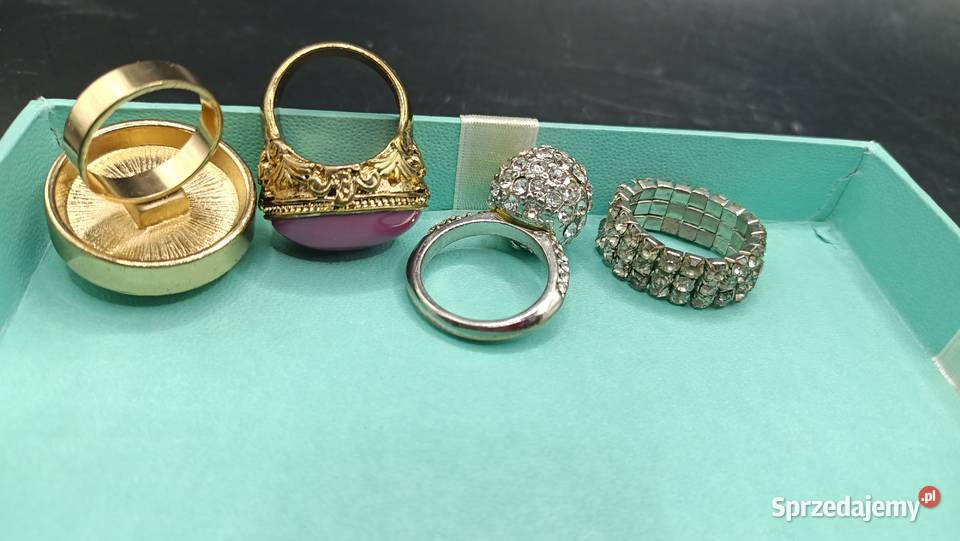 Pudełko na biżuterię z zawartością Zamość