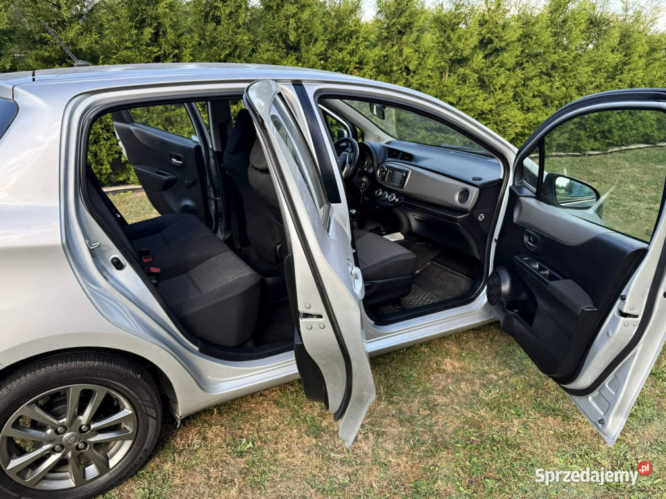 Toyota Yaris 13 VVTi 99 BG Kamera Cofania Navi ESP Bliżyn sprzedam