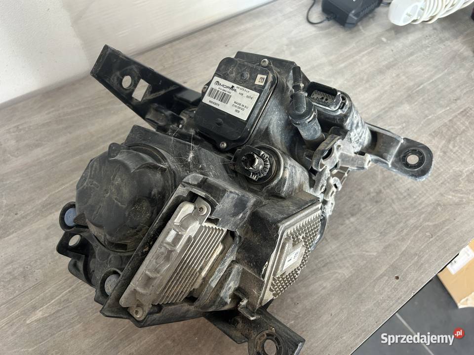 Przedni reflektor lewy BiXenon skrętny USA Jeep podkarpackie Bieździadka