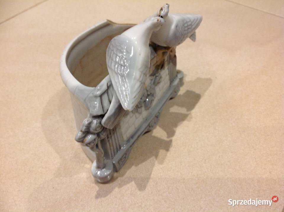 Piękny Wazonik Gołąbki Stara Porcelana Sygnowany sprzedam