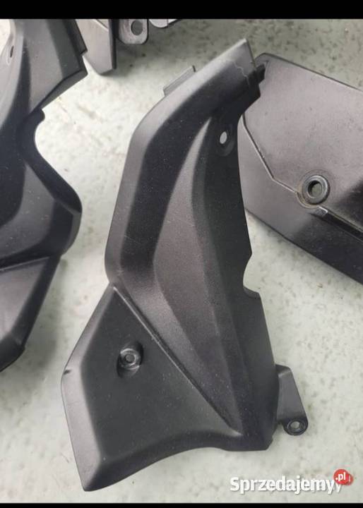 APRILIA TUONO V4 1100 16 WYPEŁNIENIE PLASTIK Nowy Tomyśl sprzedam