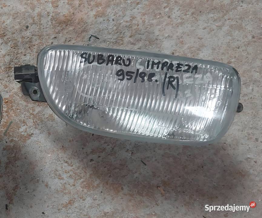 Subaru impreza 1999 1998 halogen prawy Byków