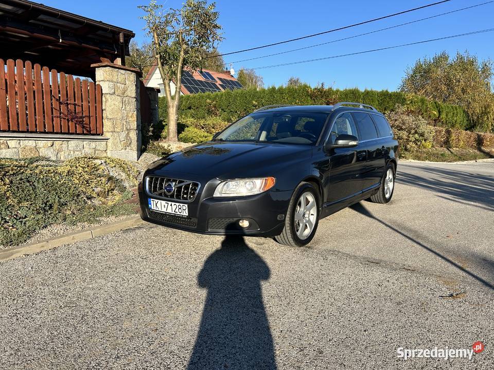 Volvo V70 2.0 benzyna SUMMUM, model 2011