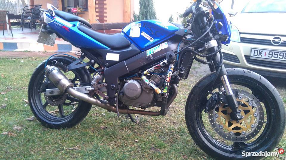 Honda CBR 125 stunt