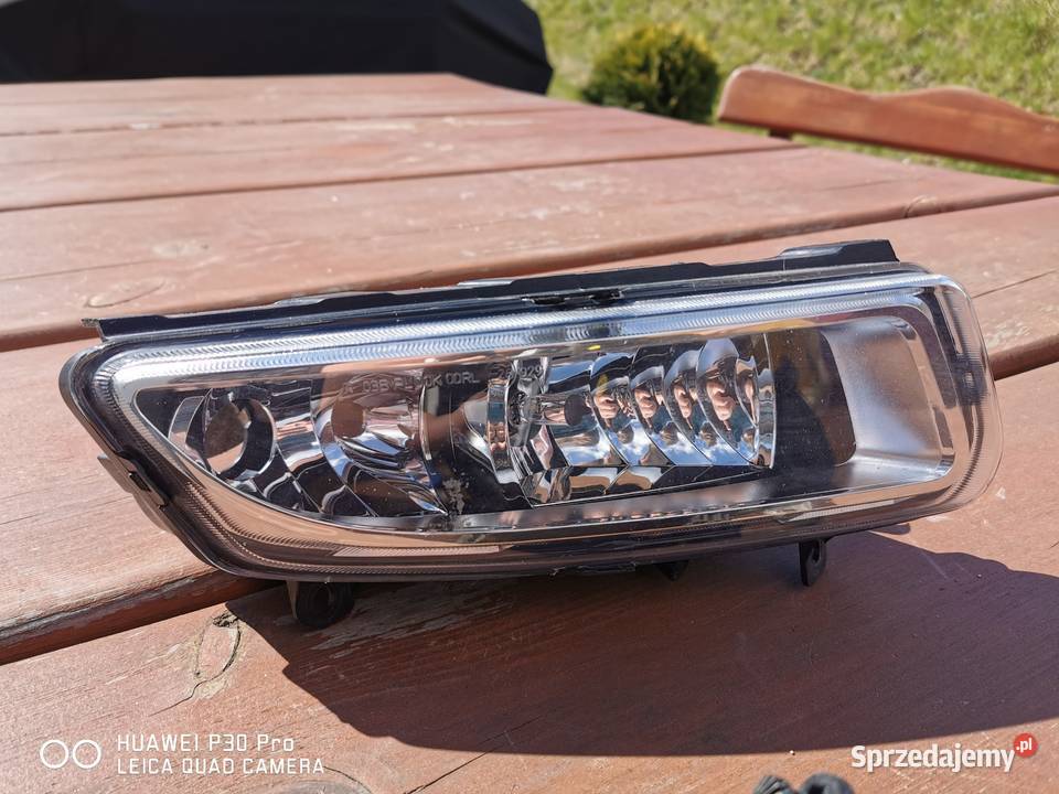 VWAUDISKODA KRATKI Halogeny halogeny