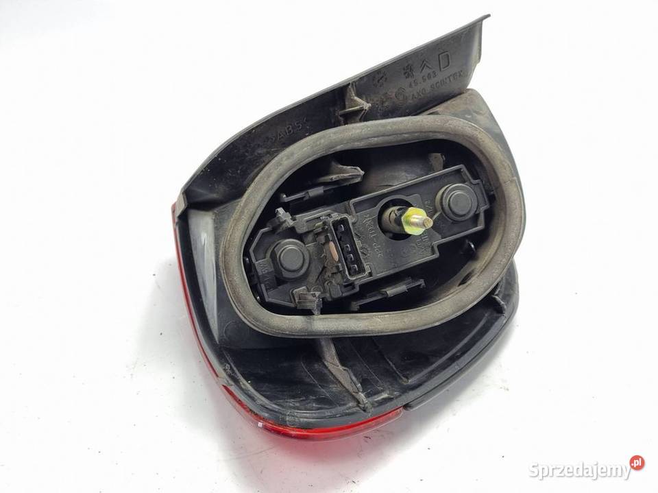 LAMPA PRAWA TYŁ PEUGEOT 406