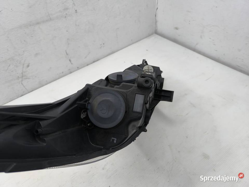 LAMPA LEWY PRZÓD FORD FIESTA MK7 LIFT osobowe wielkopolskie sprzedam