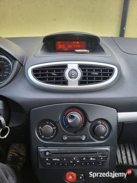Renault Clio 12 benzyna 75 niski przebieg benzyna
