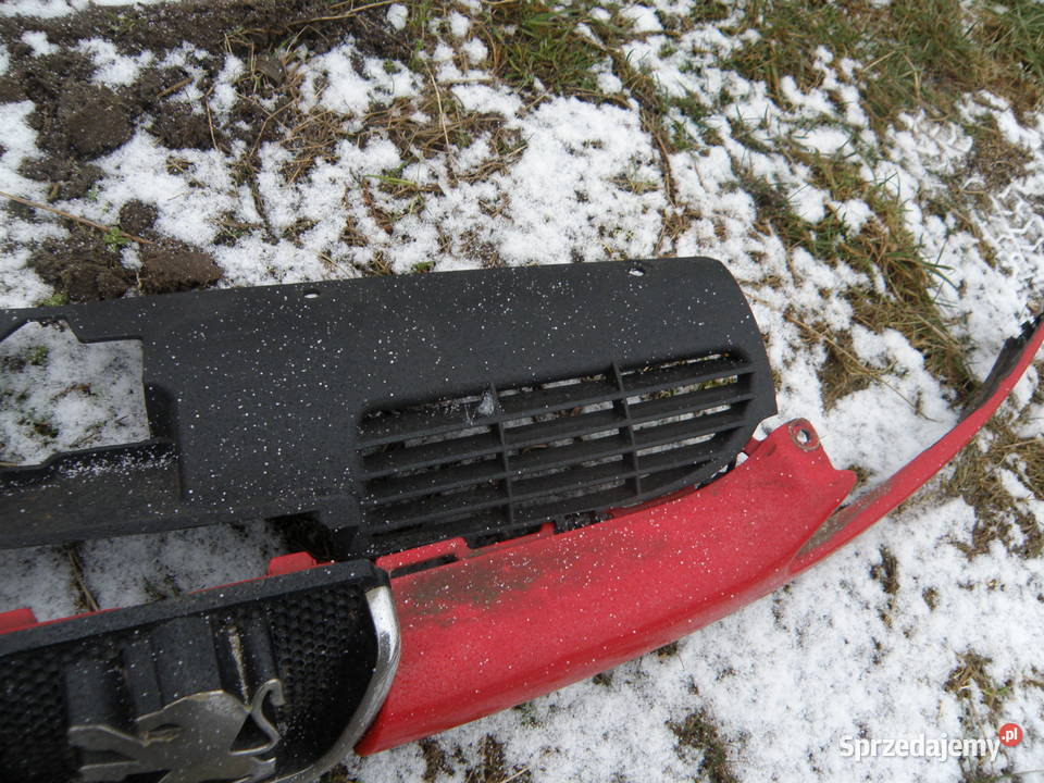 Grill atrapa chłodnicy Peugeot 206 KKN czerwona Rok produkcji 2003 małopolskie Kraków