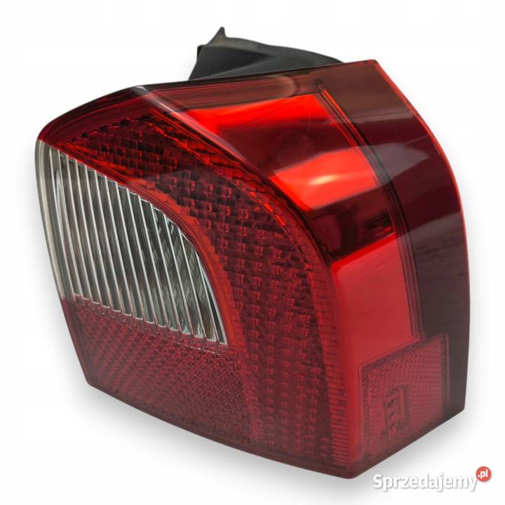 LAMPA PRAWA Volvo V70 III XC70 20072013 tylna Chełm