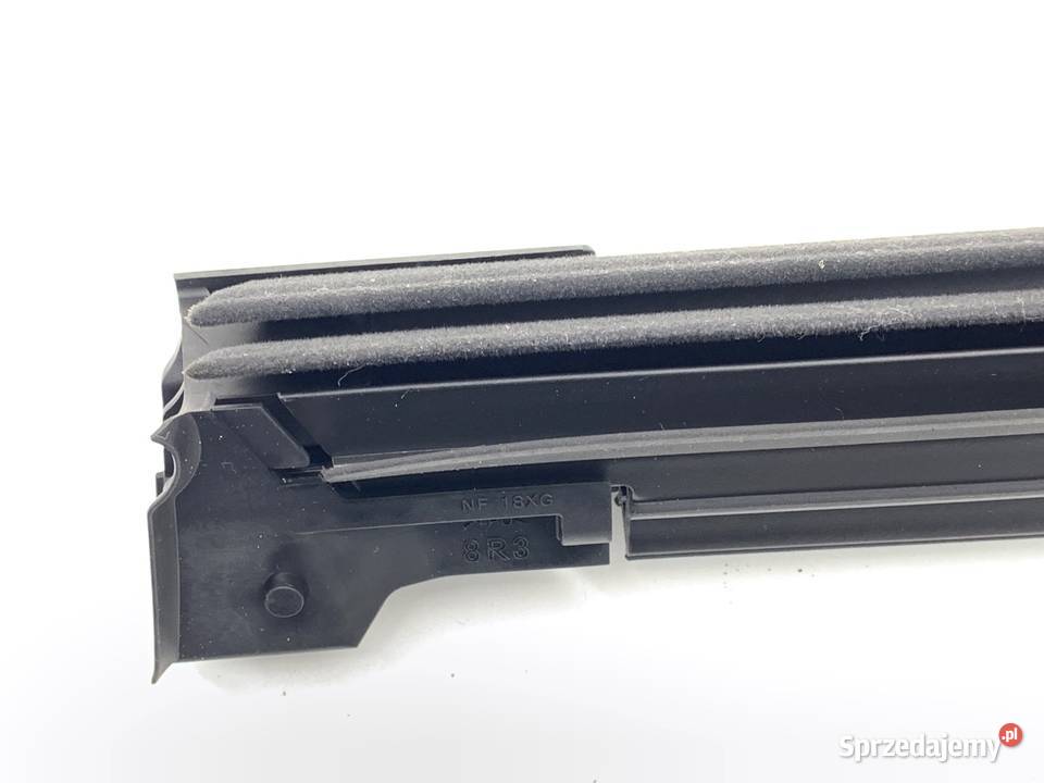 LISTWA ZGARNIAJĄCA TYŁ PRAWY WEWNĘTRZNA LEXUS Listwy