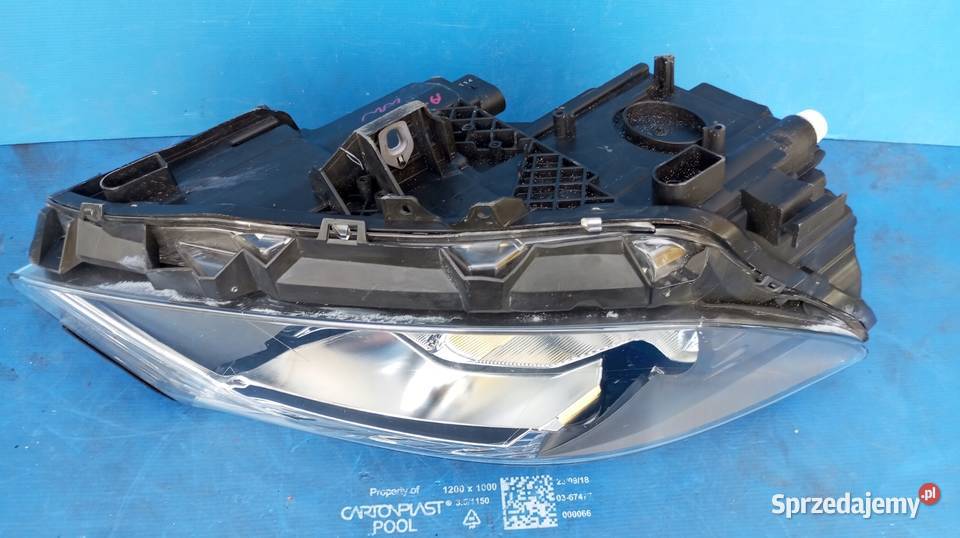 LAMPA REFLEKTOR PRAWY PRZÓD EU MERCEDES W176 A