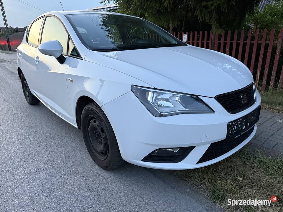 Seat Ibiza 2015r 12 benzyna klimatronic ASR (kontrola trakcji)