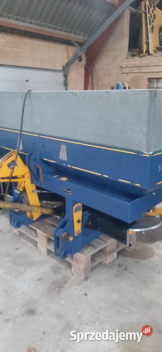 Rozsiewacz bogle poj 2000 ładny stan sprowadzony nieuszkodzony Nowa Karczma