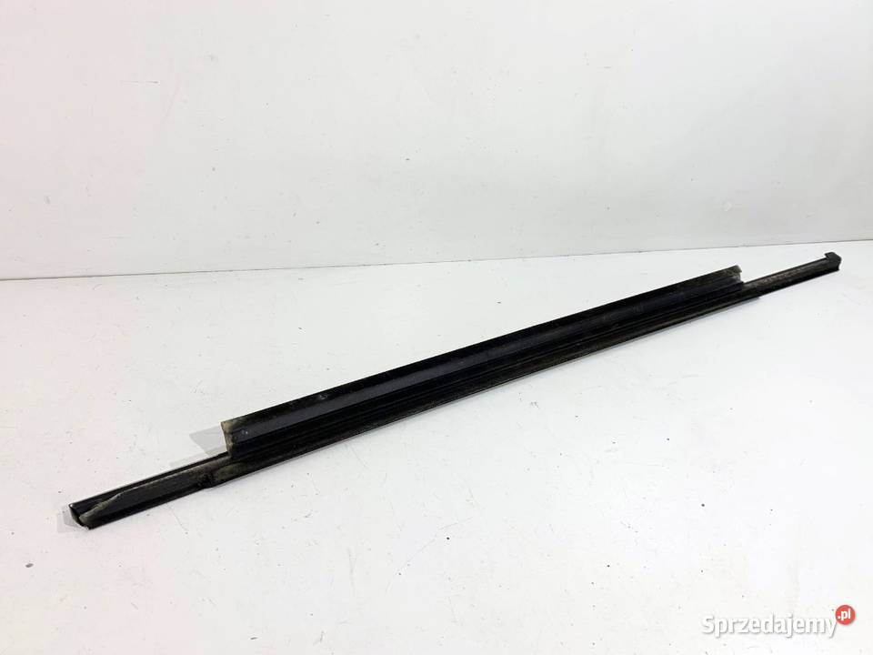 LISTWA ZGARNIAJĄCA TYŁ LEWY AUDI A8 D4