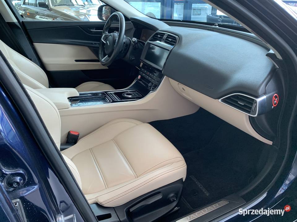 Jaguar XE 20 D Prestige 2017 56 przebiegu