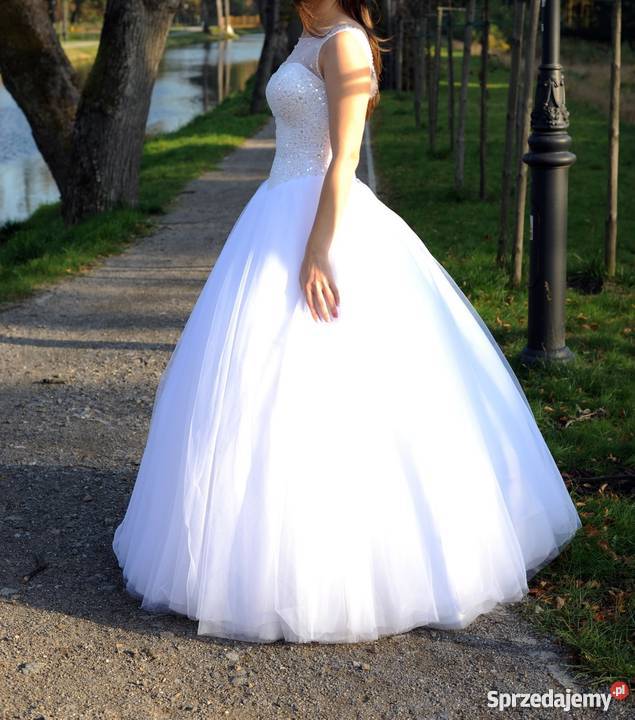 Przepiękna suknia ślubna Moda i Styl Rzeczyce