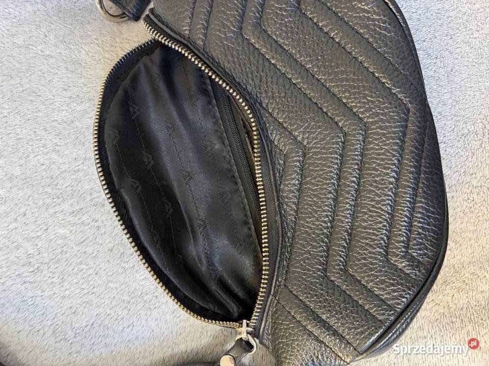 Czarna torebka crossbody WOJAS Inny rodzaj  Jasło