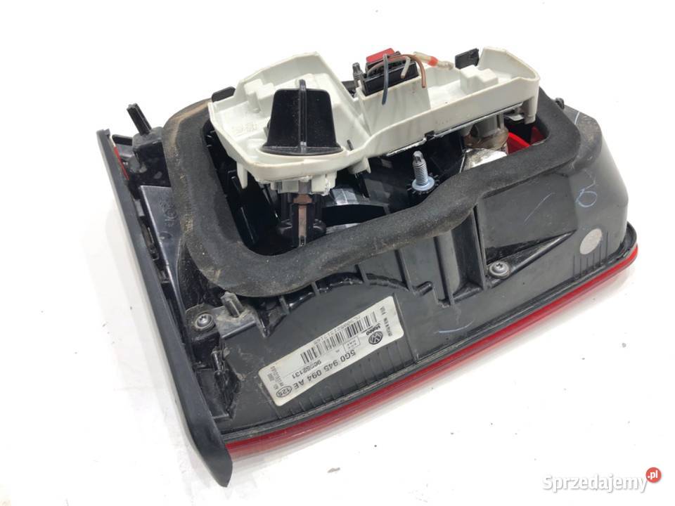 LAMPA TYŁ PRAWA WEWNĘTRZNA VW GOLF VII