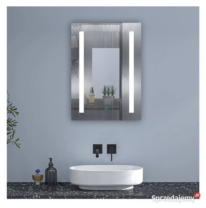 Lustro łazienkowe LED o wymiarach 500 x 700 mm z Bochnia