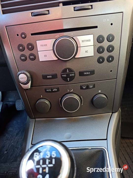 Opel Astra kombi2006kupiony w polskim salonie Kniażyce