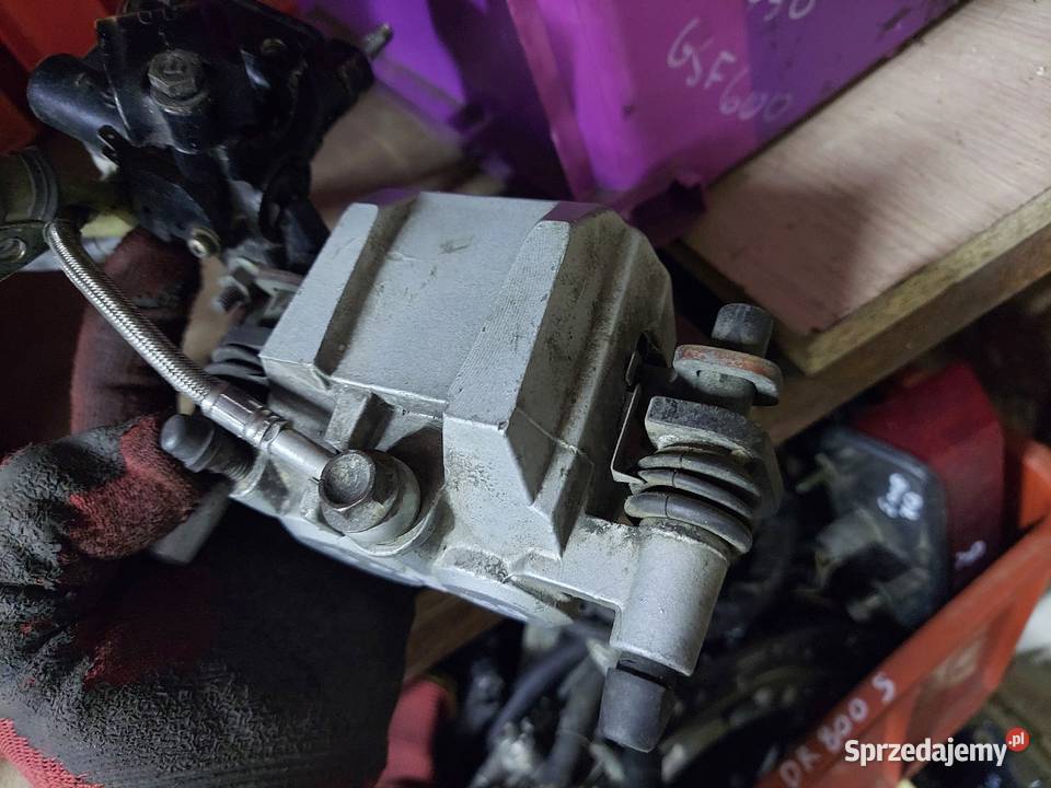 Suzuki DR 800s big zacisk hamulcowy przód Jelenia Góra