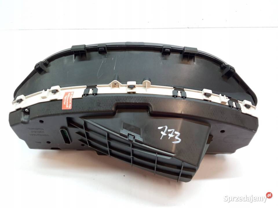 LICZNIK 838000D690D 14 D Toyota Yaris II świętokrzyskie