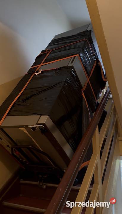 Transport palet i przeprowadzki auto z windą Świdnica